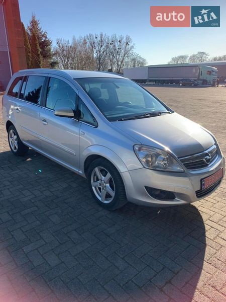 Минивэн Opel Zafira 2008 в Ровно