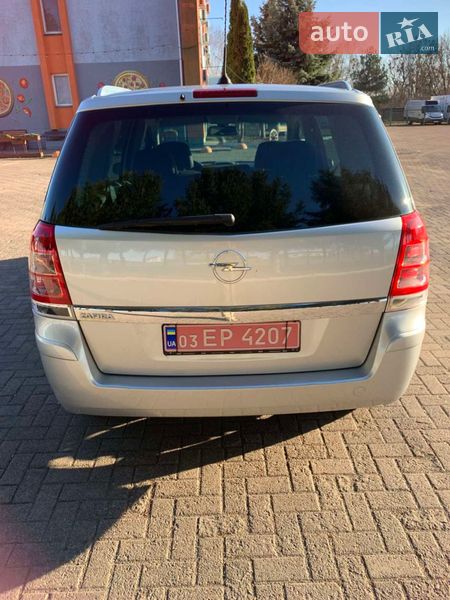 Минивэн Opel Zafira 2008 в Ровно