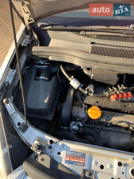 Минивэн Opel Zafira 2008 в Ровно