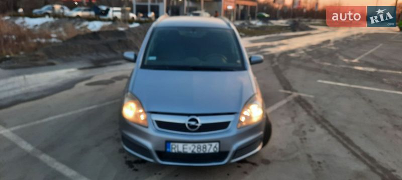 Минивэн Opel Zafira 2007 в Буче