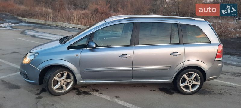 Минивэн Opel Zafira 2007 в Буче