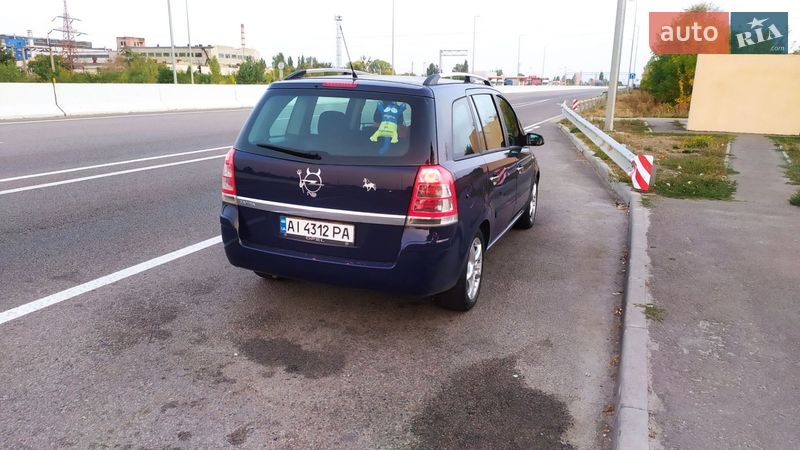 Минивэн Opel Zafira 2008 в Ракитном