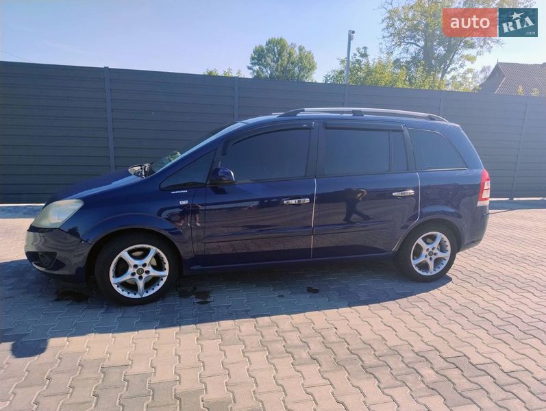 Минивэн Opel Zafira 2008 в Ракитном