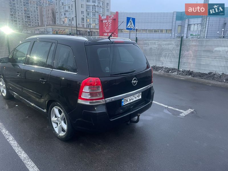 Минивэн Opel Zafira 2008 в Гостомеле