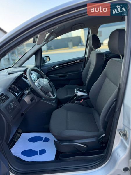 Минивэн Opel Zafira 2009 в Владимире