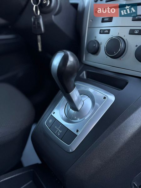 Минивэн Opel Zafira 2009 в Владимире