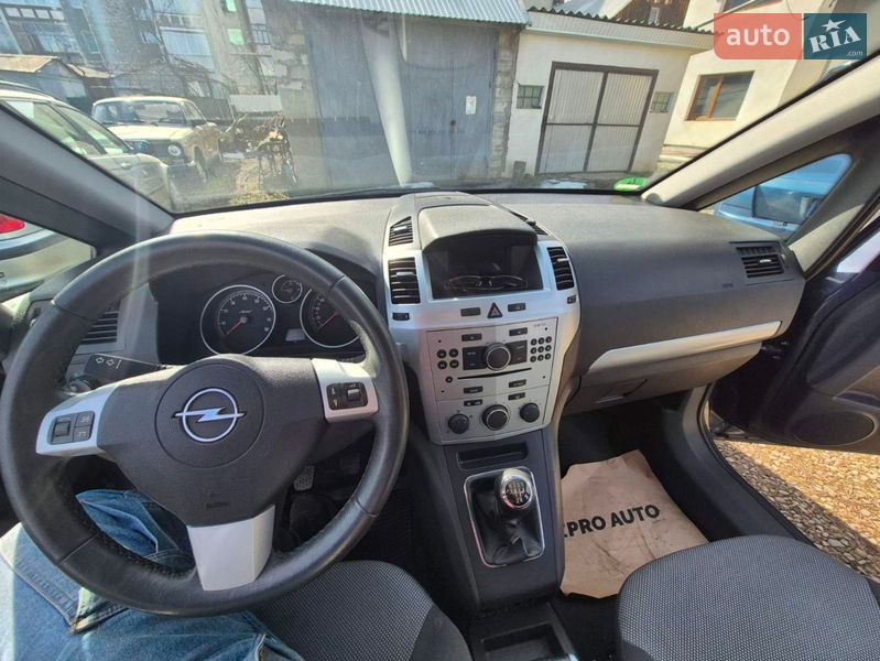 Минивэн Opel Zafira 2009 в Коломые