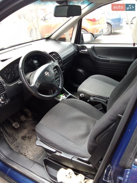 Минивэн Opel Zafira 2005 в Новомосковске
