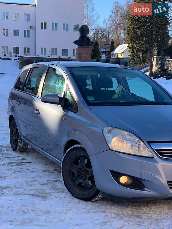 Минивэн Opel Zafira 2009 в Кременце