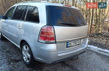Минивэн Opel Zafira 2005 в Остроге