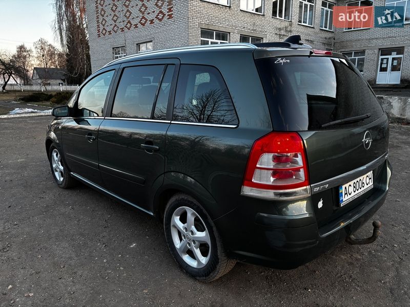 Минивэн Opel Zafira 2009 в Ратным