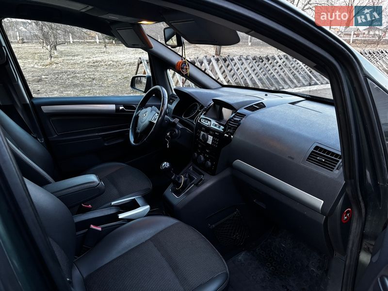 Минивэн Opel Zafira 2009 в Ратным