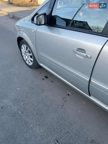 Минивэн Opel Zafira 2009 в Звягеле