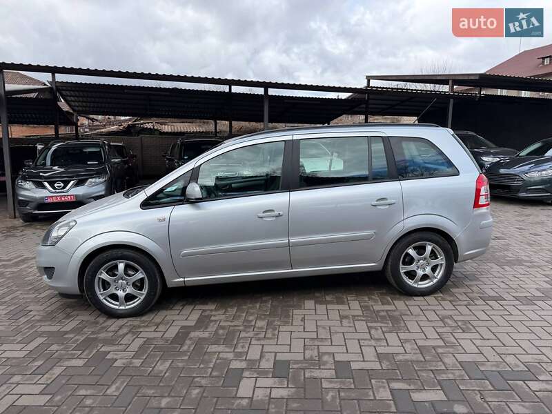 Микровэн Opel Zafira 2012 в Кривом Роге