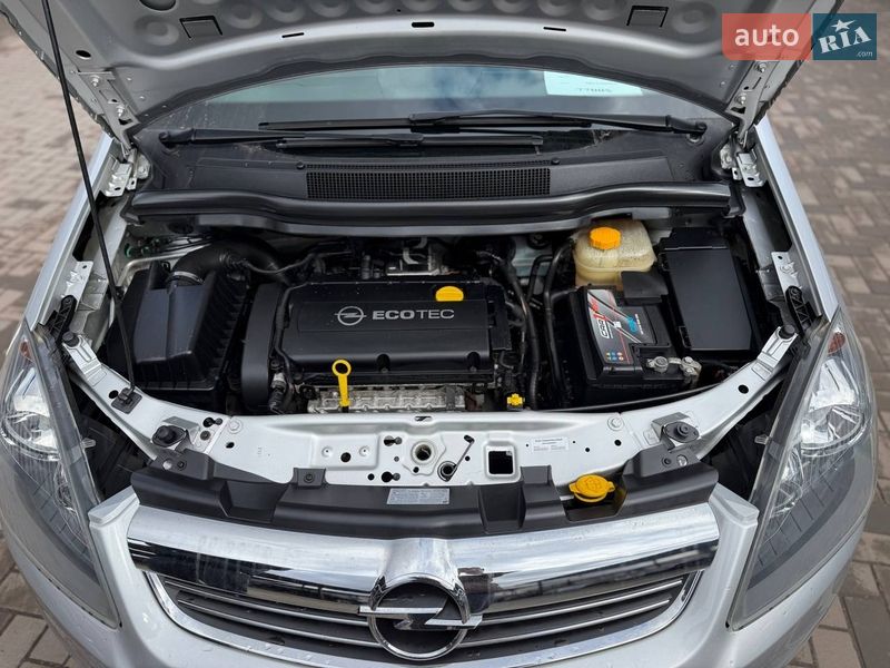 Микровэн Opel Zafira 2012 в Кривом Роге