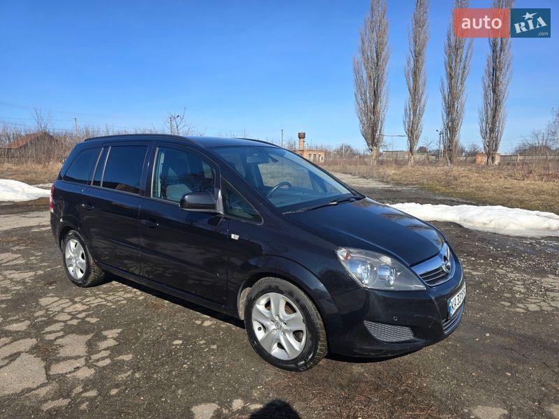 Минивэн Opel Zafira 2013 в Пирятине