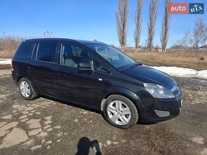 Минивэн Opel Zafira 2013 в Пирятине