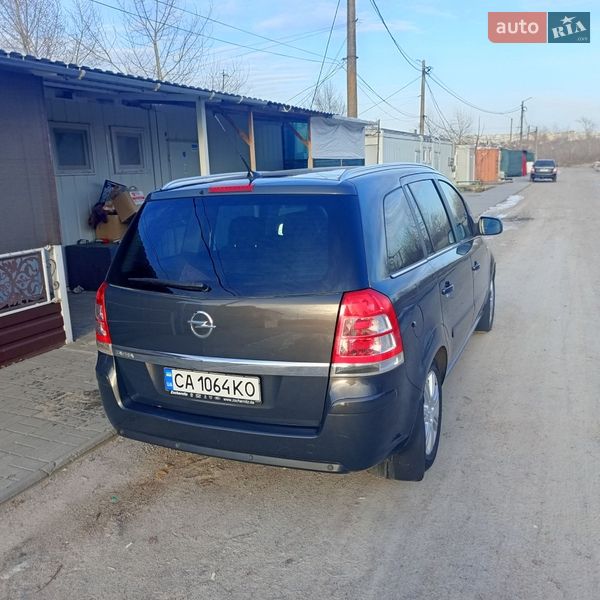 Минивэн Opel Zafira 2013 в Запорожье