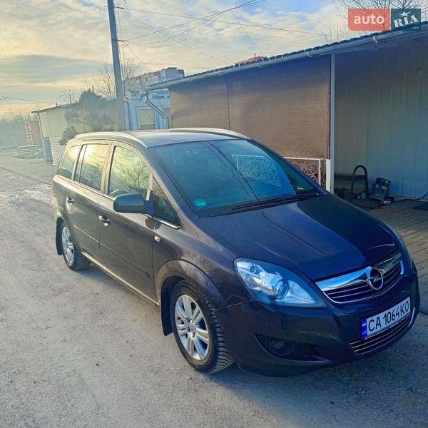 Минивэн Opel Zafira 2013 в Запорожье