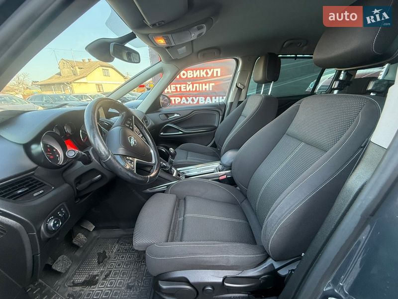 Минивэн Opel Zafira 2013 в Стрые