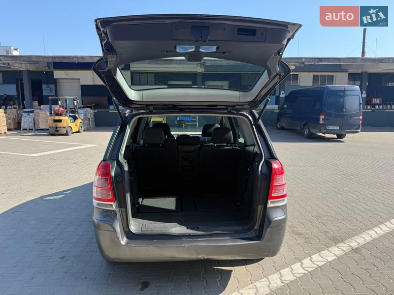 Минивэн Opel Zafira 2012 в Ровно