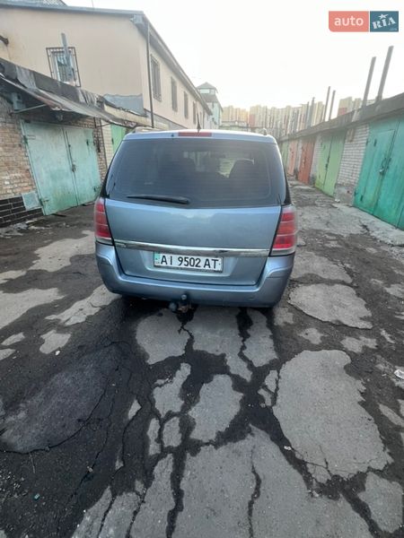Минивэн Opel Zafira 2006 в Киеве