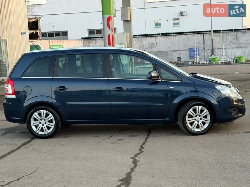 Минивэн Opel Zafira 2011 в Лубнах