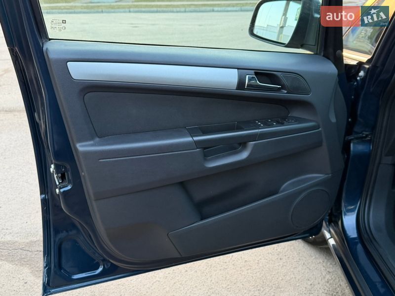 Минивэн Opel Zafira 2011 в Лубнах
