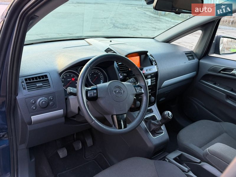 Минивэн Opel Zafira 2011 в Лубнах