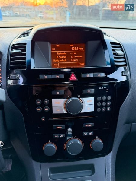 Минивэн Opel Zafira 2011 в Лубнах