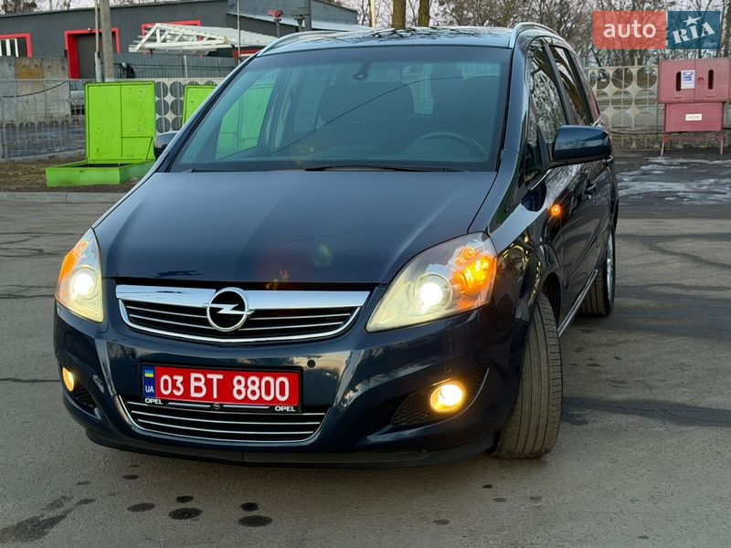 Минивэн Opel Zafira 2011 в Лубнах