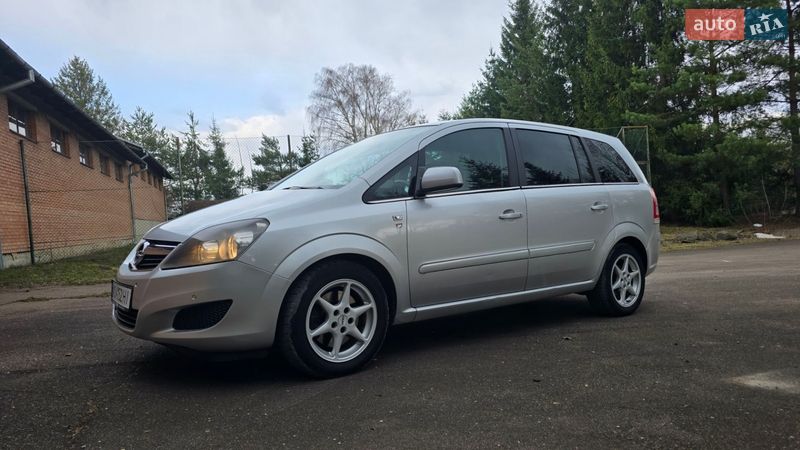 Минивэн Opel Zafira 2010 в Трускавце