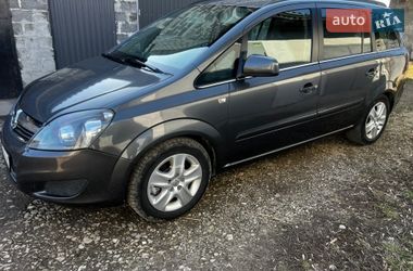 Минивэн Opel Zafira 2011 в Тлумаче