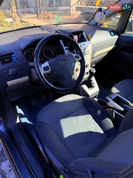Минивэн Opel Zafira 2008 в Луцке