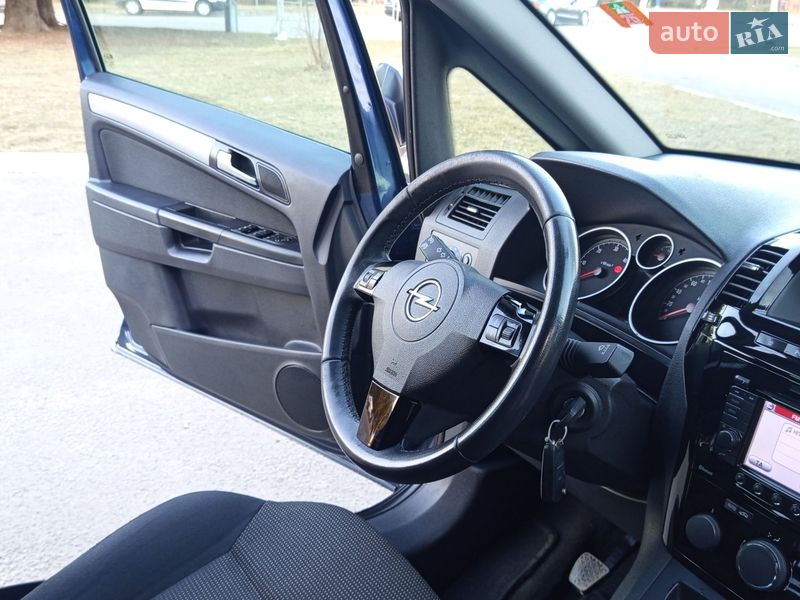 Минивэн Opel Zafira 2012 в Ровно