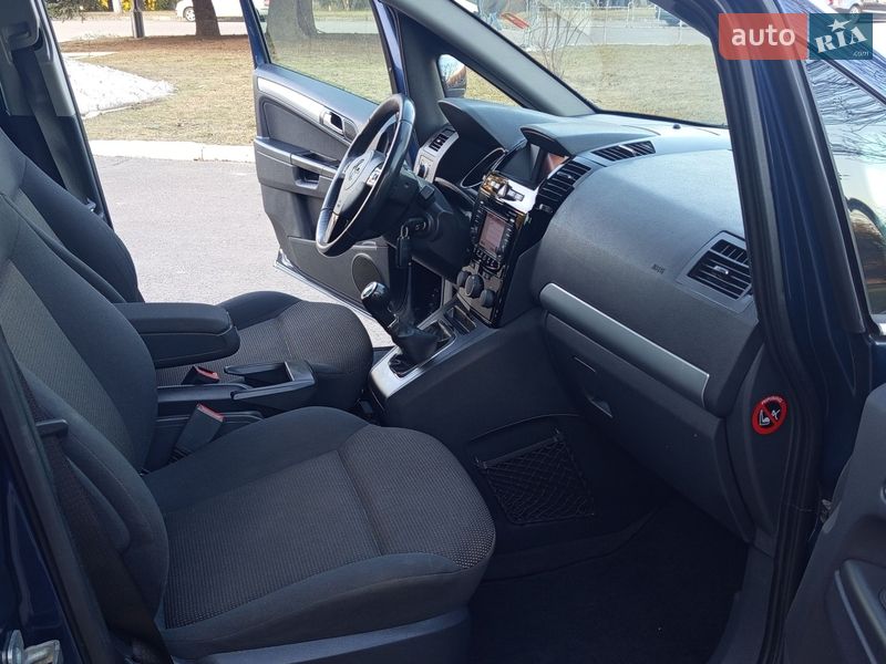 Минивэн Opel Zafira 2012 в Ровно