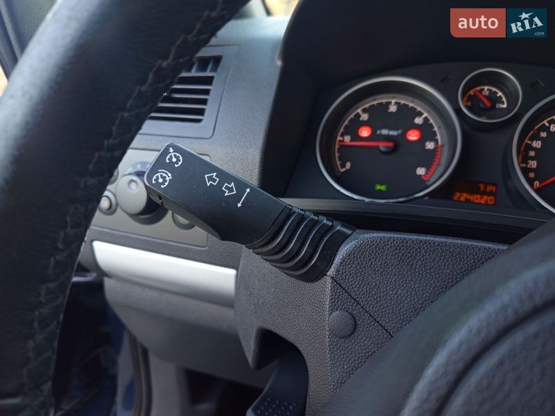 Минивэн Opel Zafira 2012 в Ровно