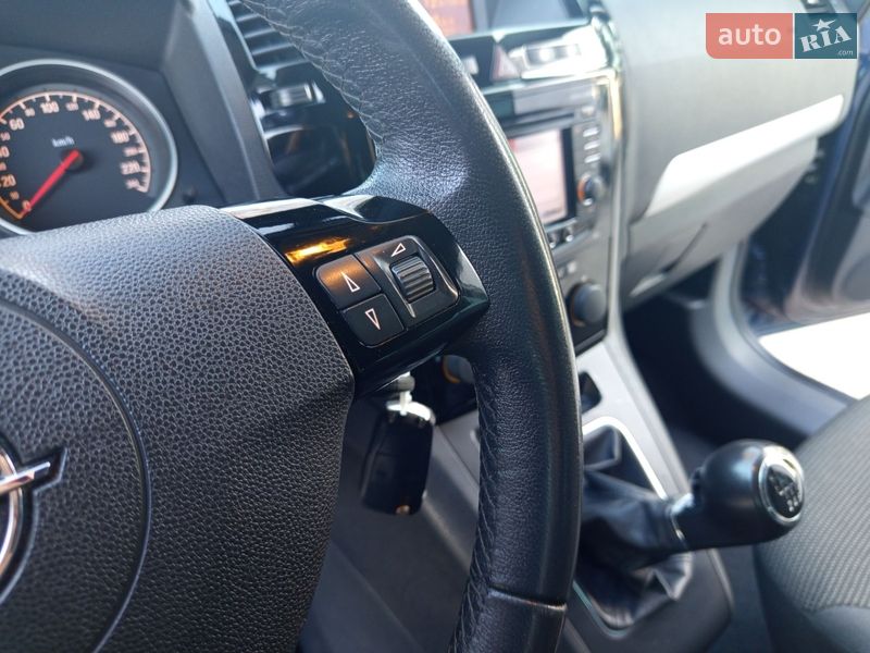 Минивэн Opel Zafira 2012 в Ровно