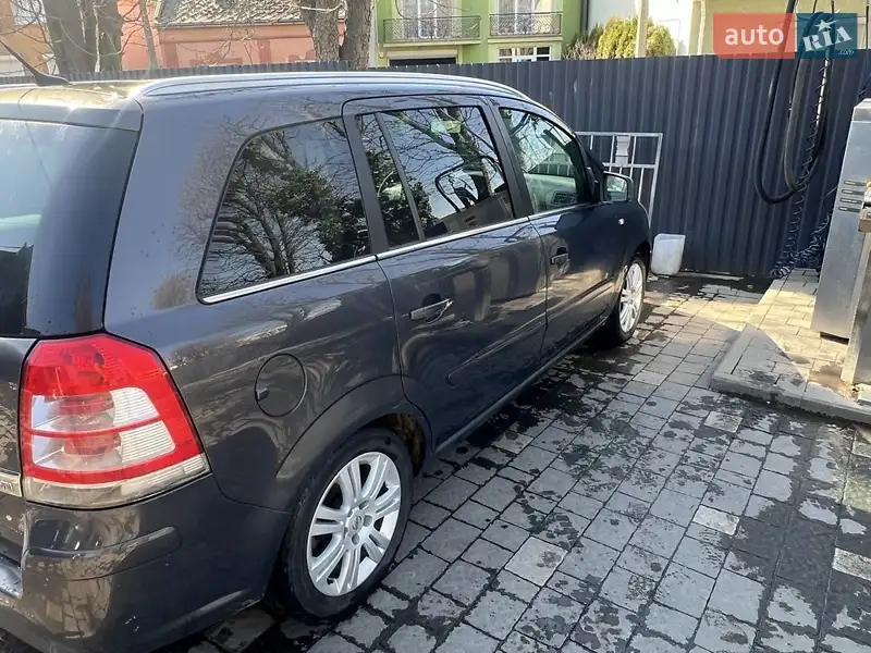Opel Zafira 2013