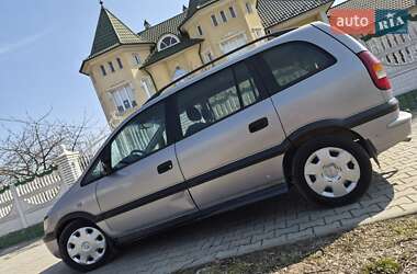 Мінівен Opel Zafira 2002 в Чернівцях