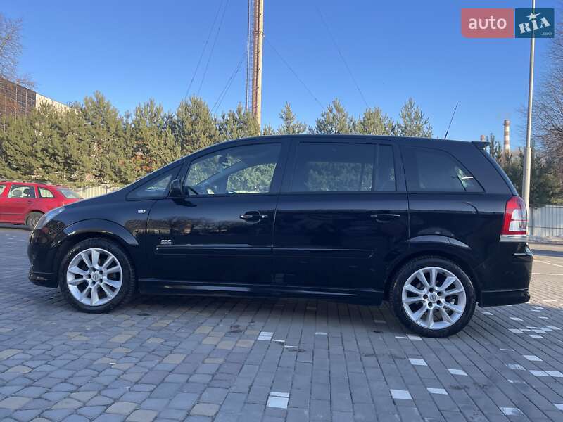Минивэн Opel Zafira 2009 в Луцке