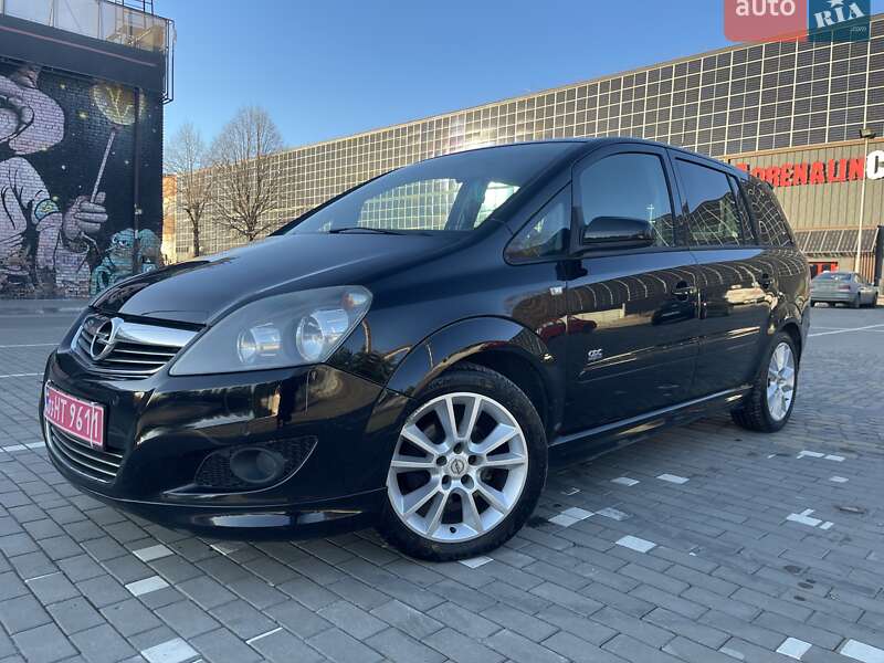 Минивэн Opel Zafira 2009 в Луцке