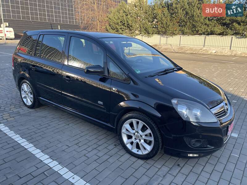 Минивэн Opel Zafira 2009 в Луцке