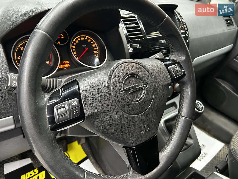 Минивэн Opel Zafira 2011 в Черновцах