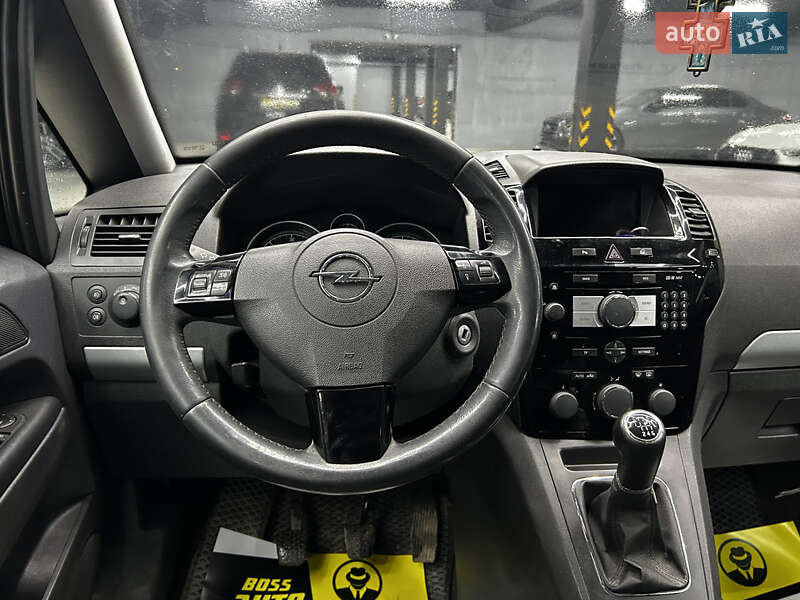 Минивэн Opel Zafira 2011 в Черновцах