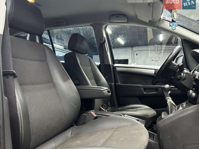 Минивэн Opel Zafira 2011 в Черновцах