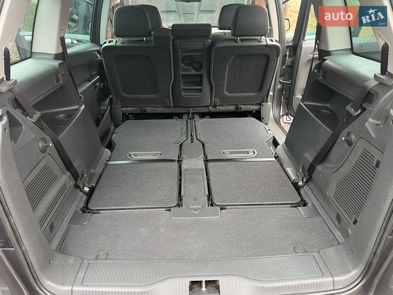 Минивэн Opel Zafira 2010 в Хороле