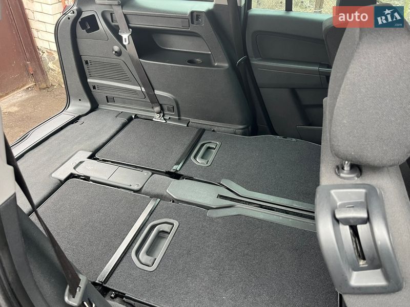 Минивэн Opel Zafira 2010 в Хороле
