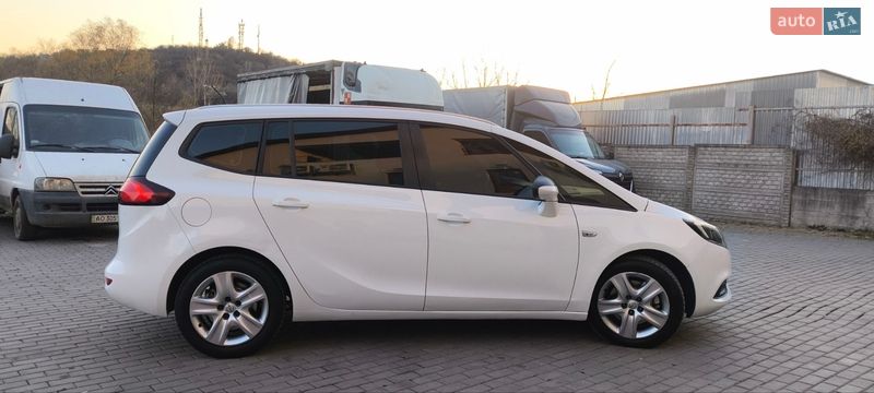 Минивэн Opel Zafira 2016 в Мукачево