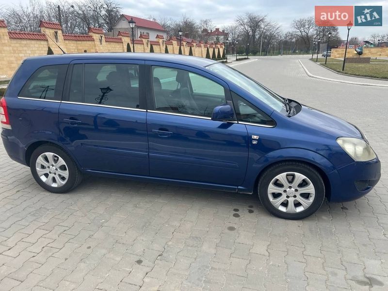 Мінівен Opel Zafira 2010 в Ізмаїлі
